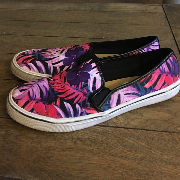 Nordstrom Dolce Vida Hawaiian Print Slip-Ons - Picture 2 of 4